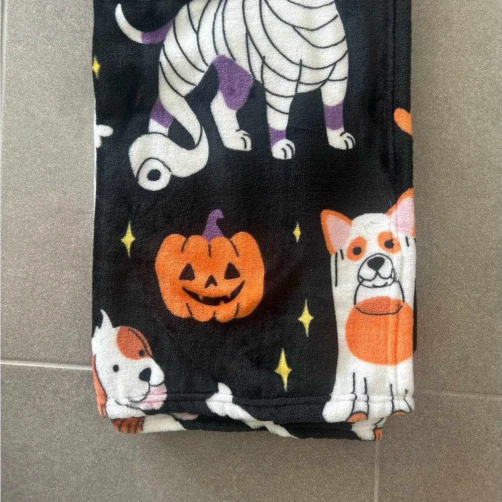 Dogs Puppies Halloween‎ Bones Throw Blanket Dogs Viral 50